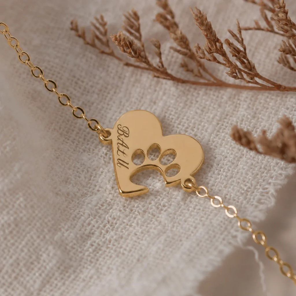 Personalized two-heart bracelet with pet name and paw motif – product detail 4