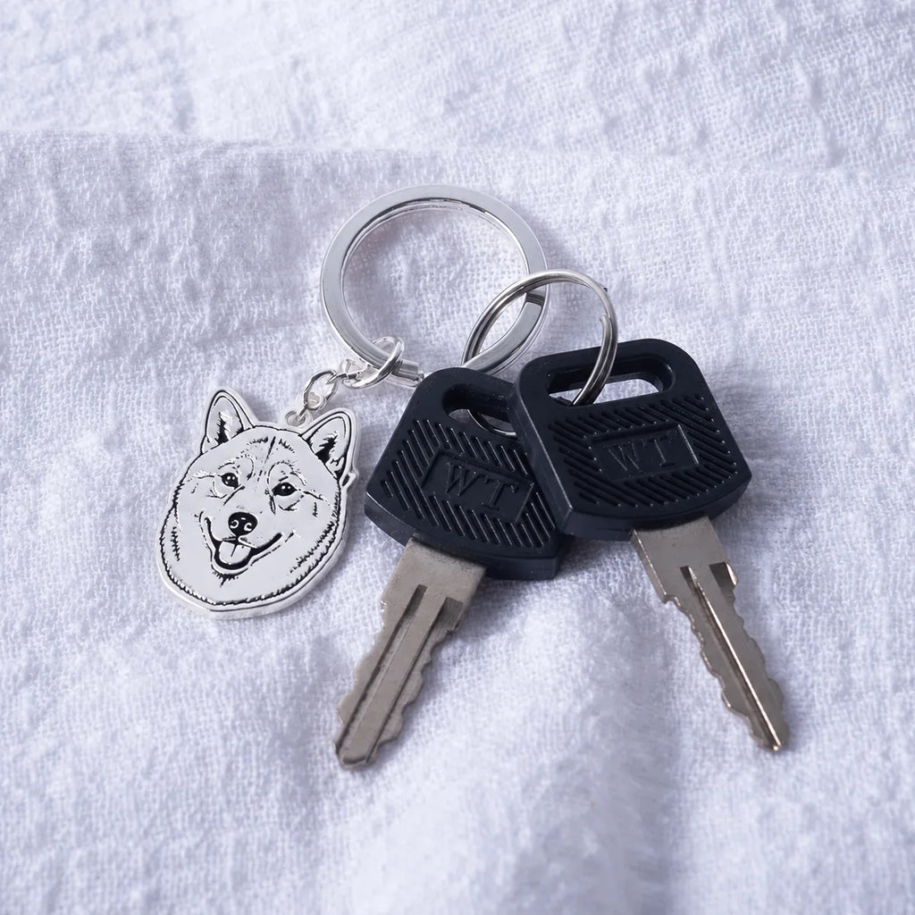 Custom pet silhouette keychain shaped from pet photo – product detail 4