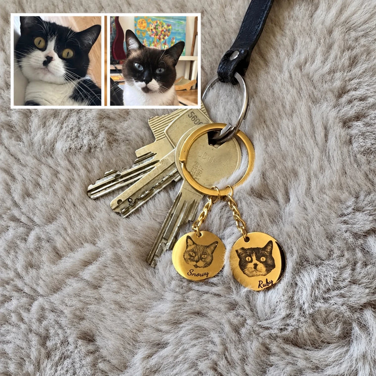 Example: Ruby and Snowy on engraved cat portrait pendants